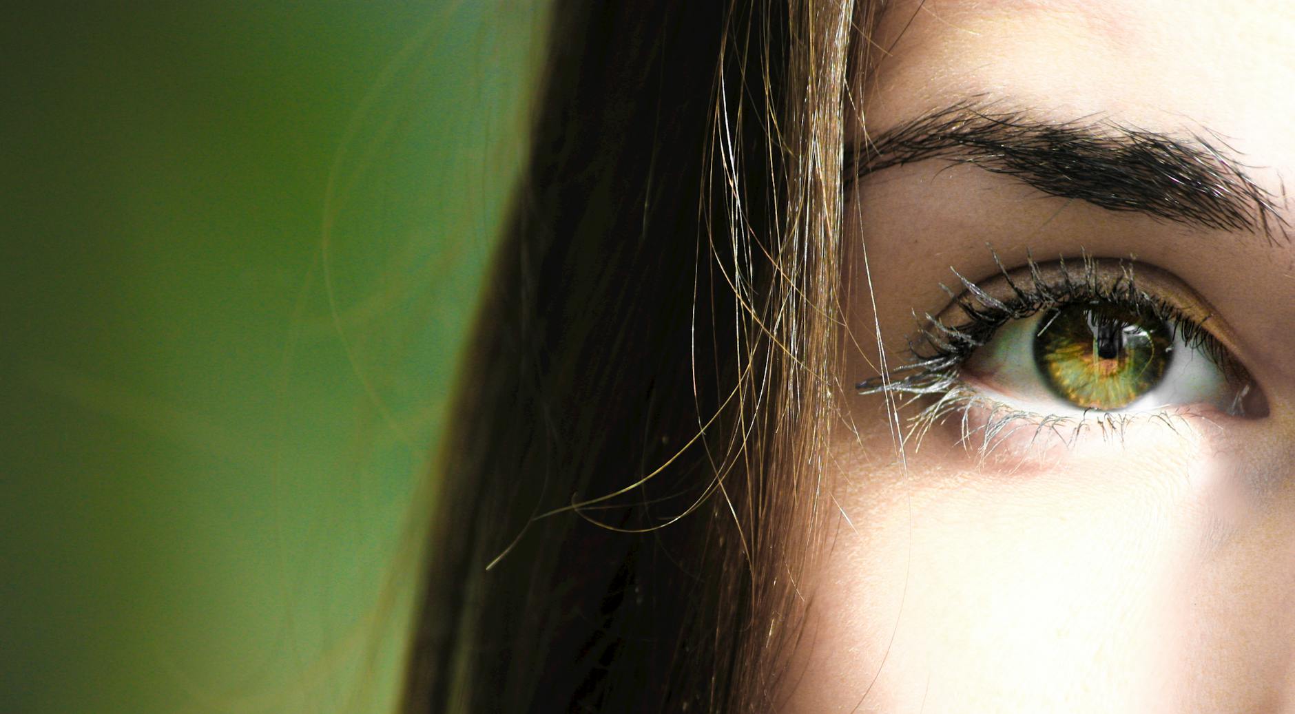 飲食與眼睛健康：了解老花眼的營養角度